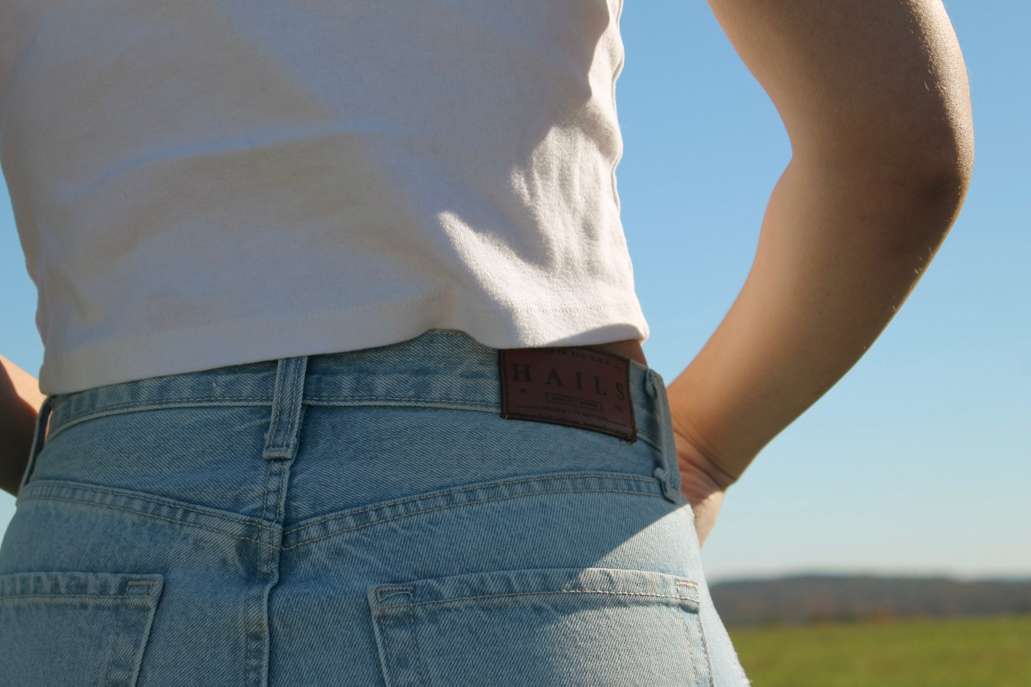 Relaxed Light Wash Mid-Rise Jean