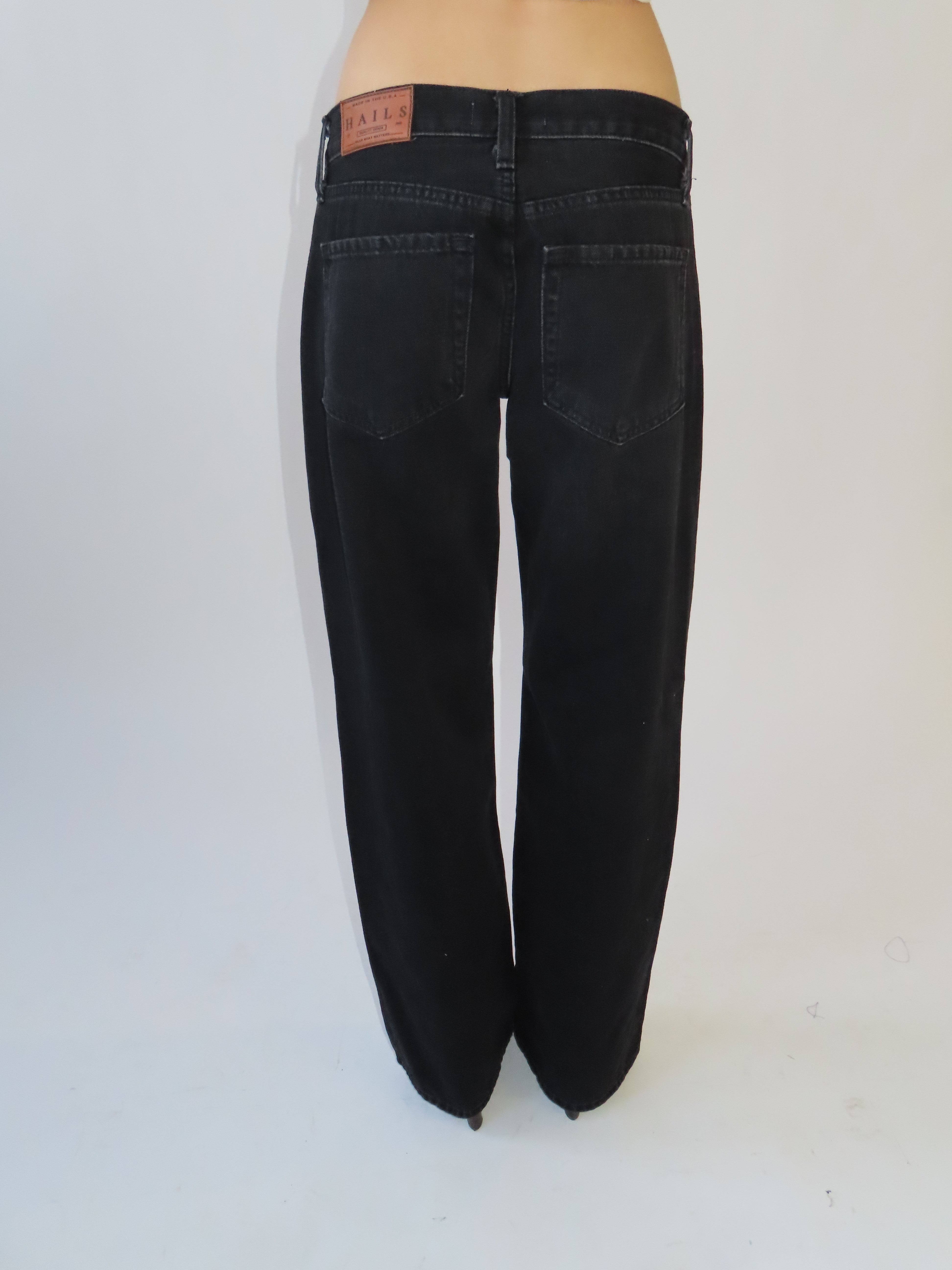 Low-Rise Jeans in Black
