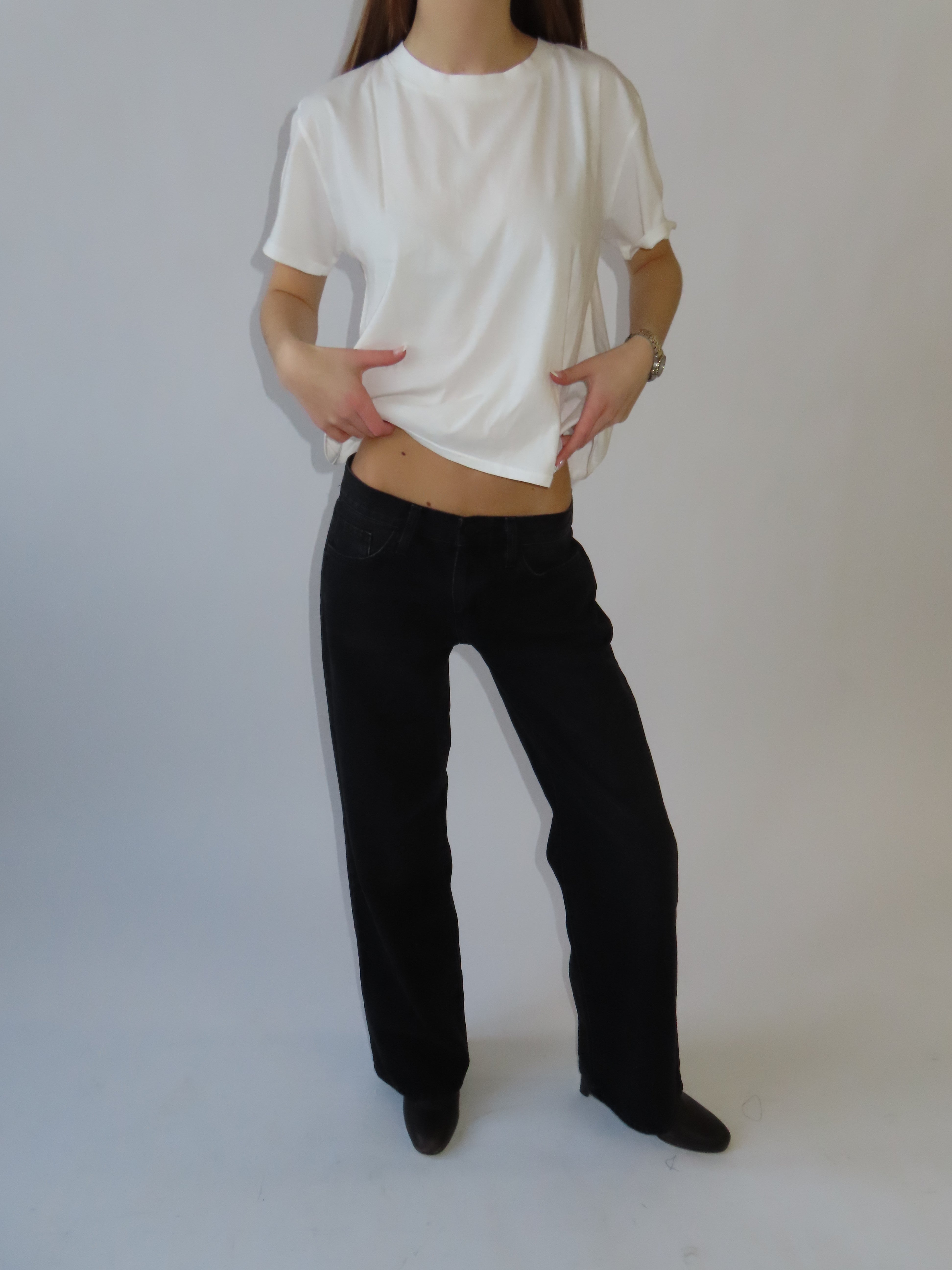 Low-Rise Jeans in Black